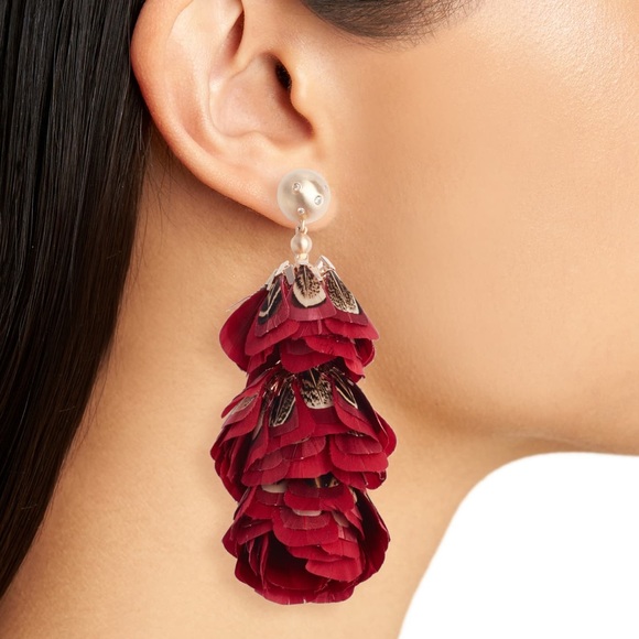 Kendra Scott Jewelry - •Kendra Scott• Lenni Tiered Feather Earrings